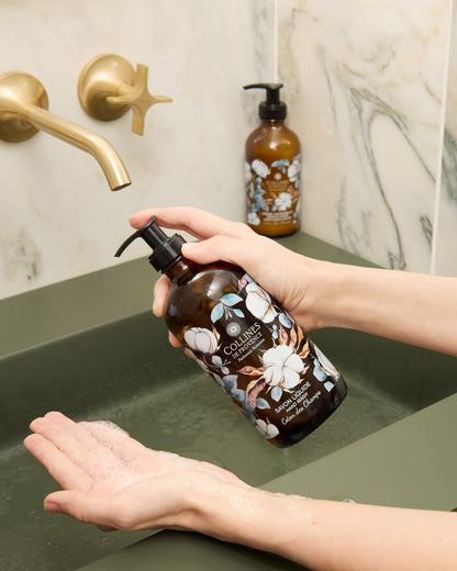 Cotton Breeze Liquid Soap, In use