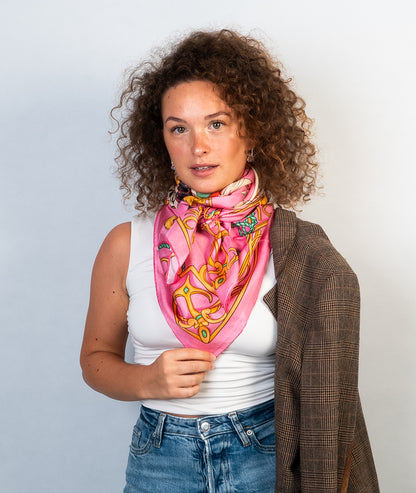 Palais du Maneki-Neko Scarf