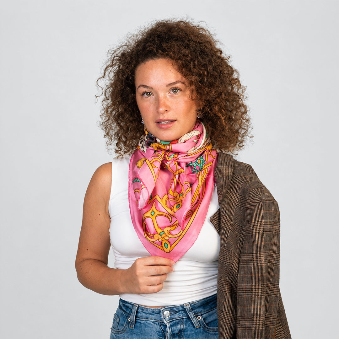 Palais du Maneki-Neko Scarf