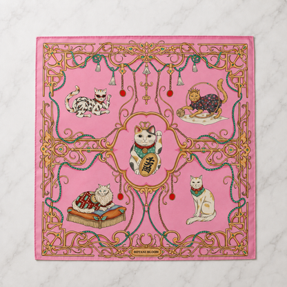 Palais du Maneki-Neko Scarf