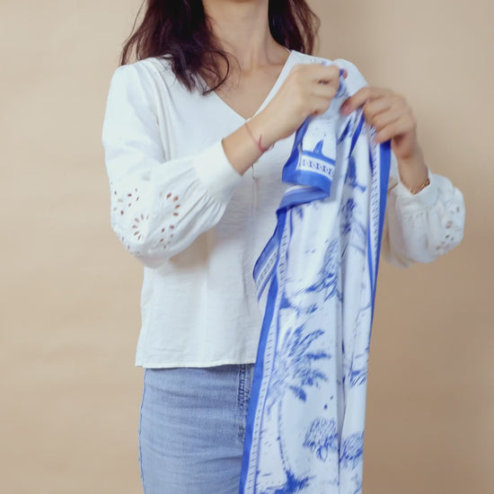 Video tutorial on how to style your scarf